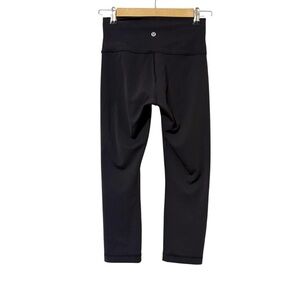 Lululemon Size 6 Black Wunder Under 21in Capri Leggings Gym Active Running Yoga